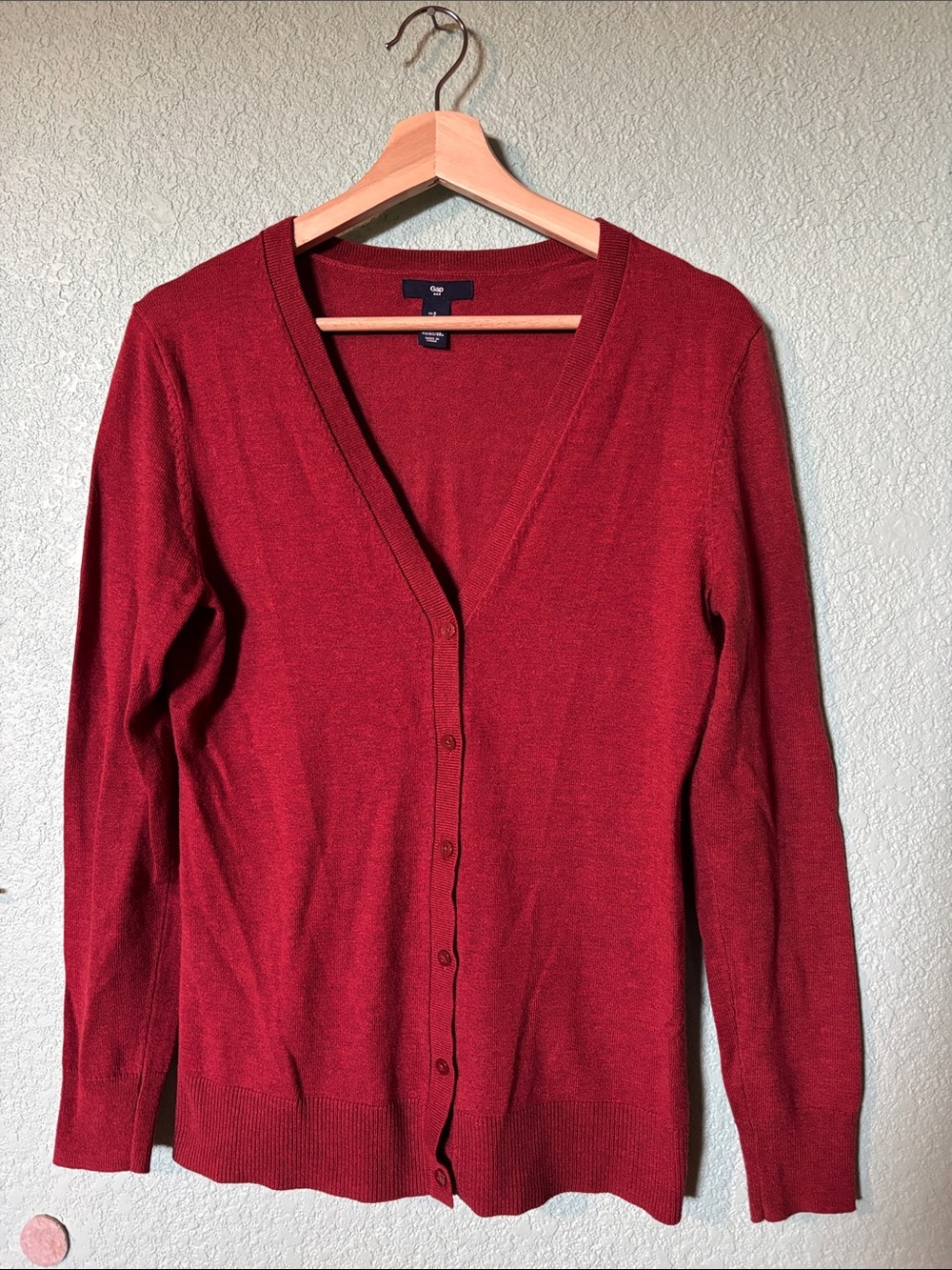 GAP Women’s Deep Red V-Neck Button Front Cardigan Size Small Good